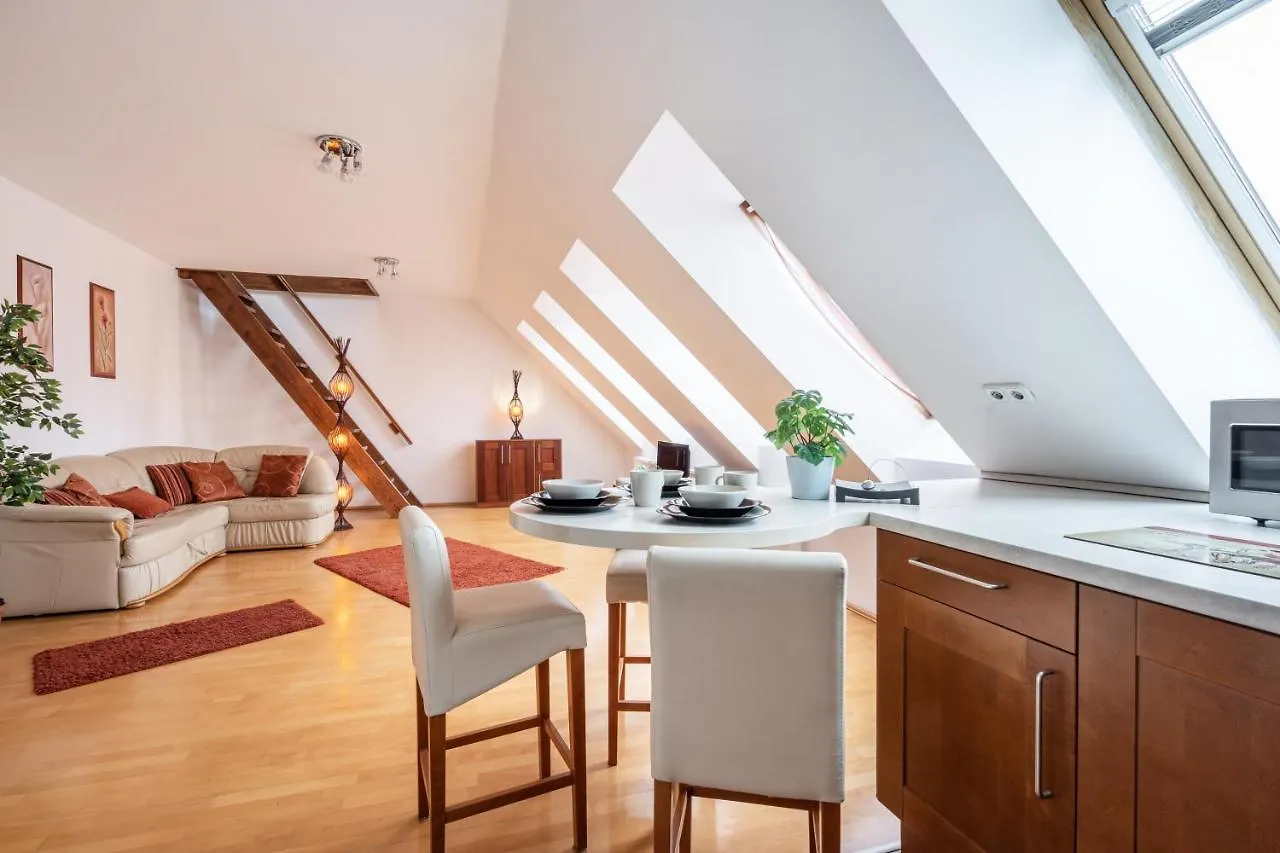 Beautiful Apartment With Ac Budapest