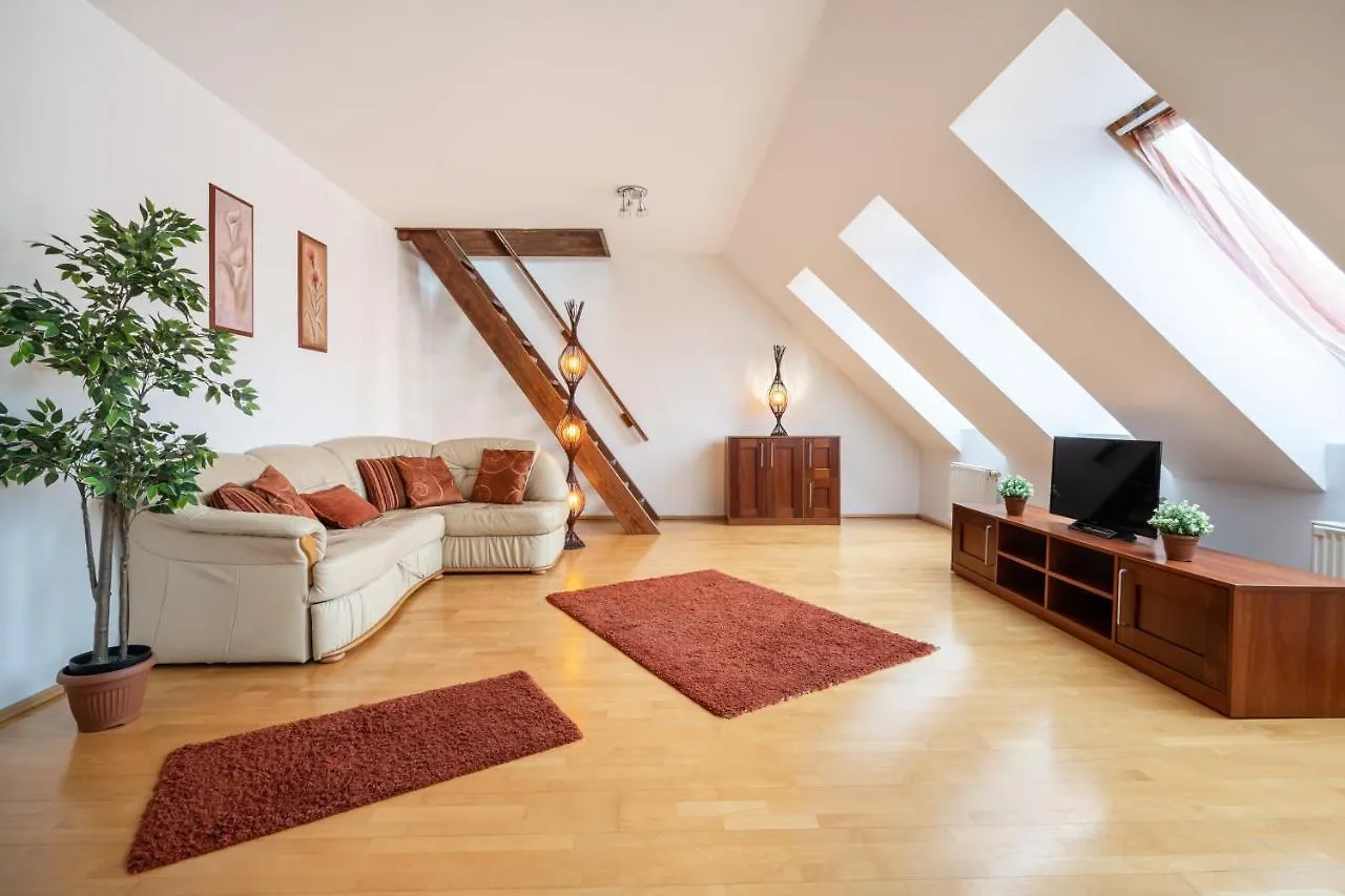 Beautiful Apartment With Ac Budapest